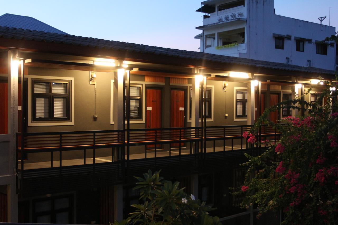 Chiangmai Moli Inn (Adults Only) Chiang Mai Buitenkant foto