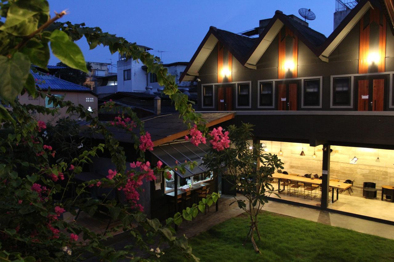 Chiangmai Moli Inn (Adults Only) Chiang Mai Buitenkant foto