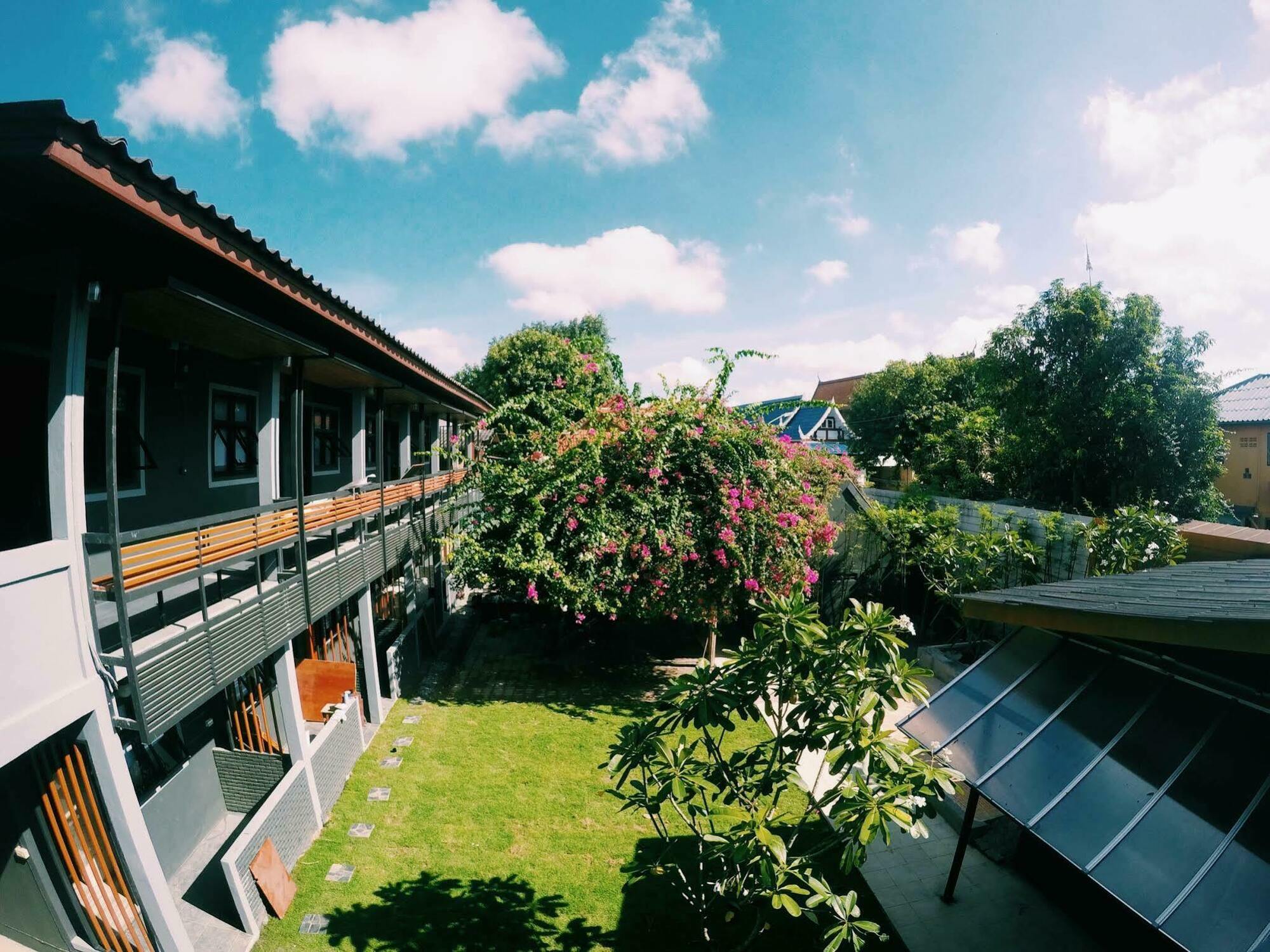 Chiangmai Moli Inn (Adults Only) Chiang Mai Buitenkant foto