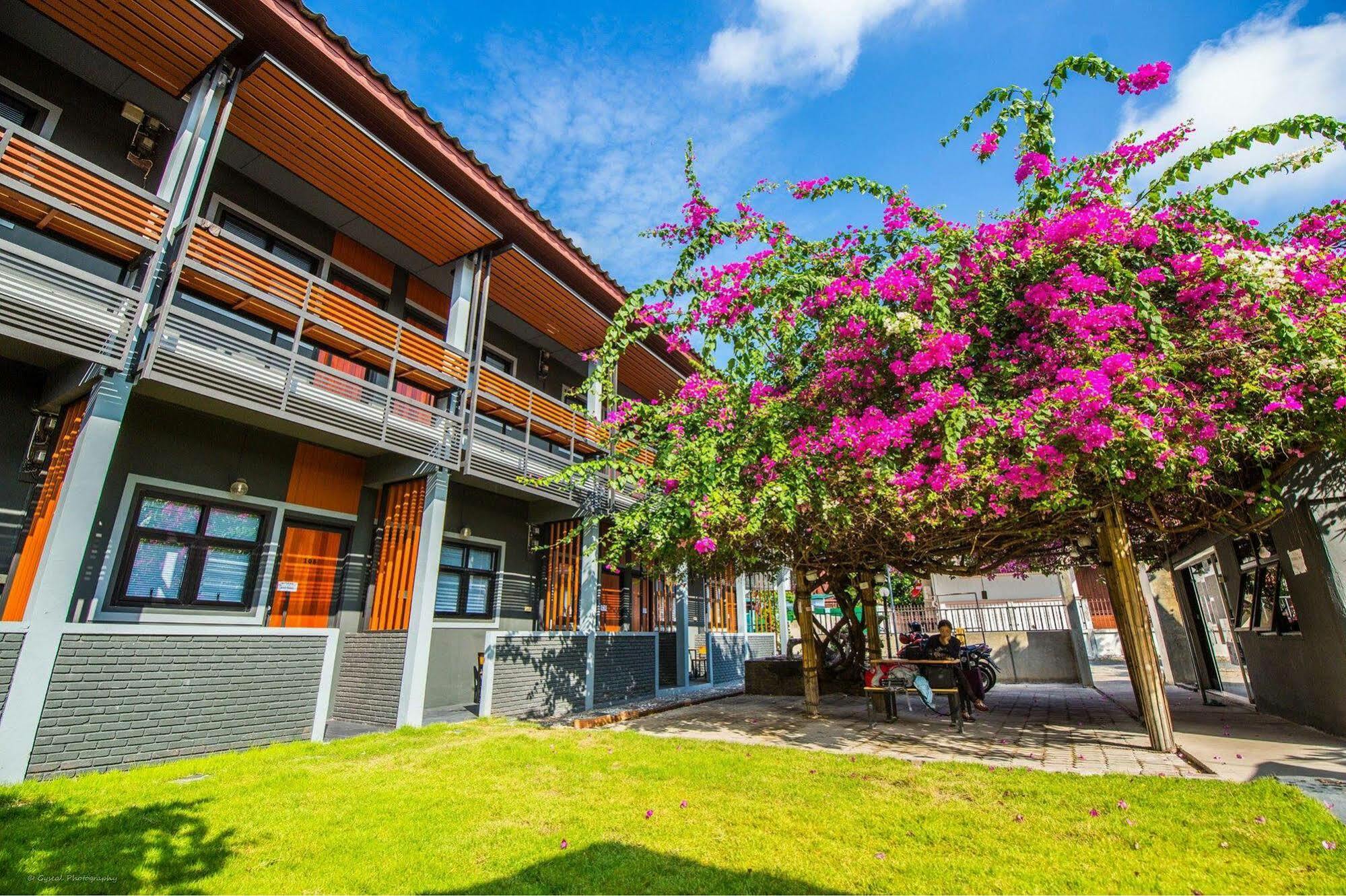 Chiangmai Moli Inn (Adults Only) Chiang Mai Buitenkant foto